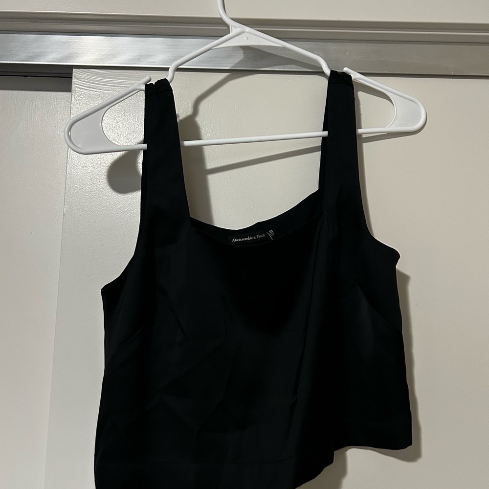 Black Sleeveless Crop Top